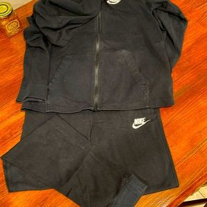 Nike jacket and jogger set